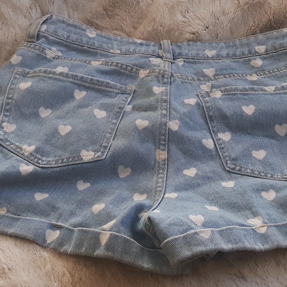 SUPER CUTE PACSUN Sweetheart Shorts - Picture 3 of 3